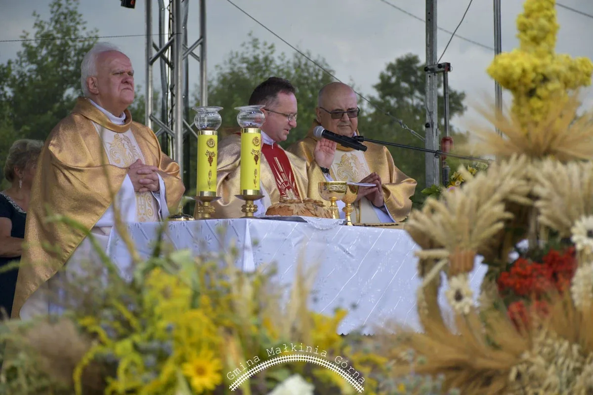 W Małkini Górnej mieszkańcy podziękowali za tegoroczne plony (zdjęcia)