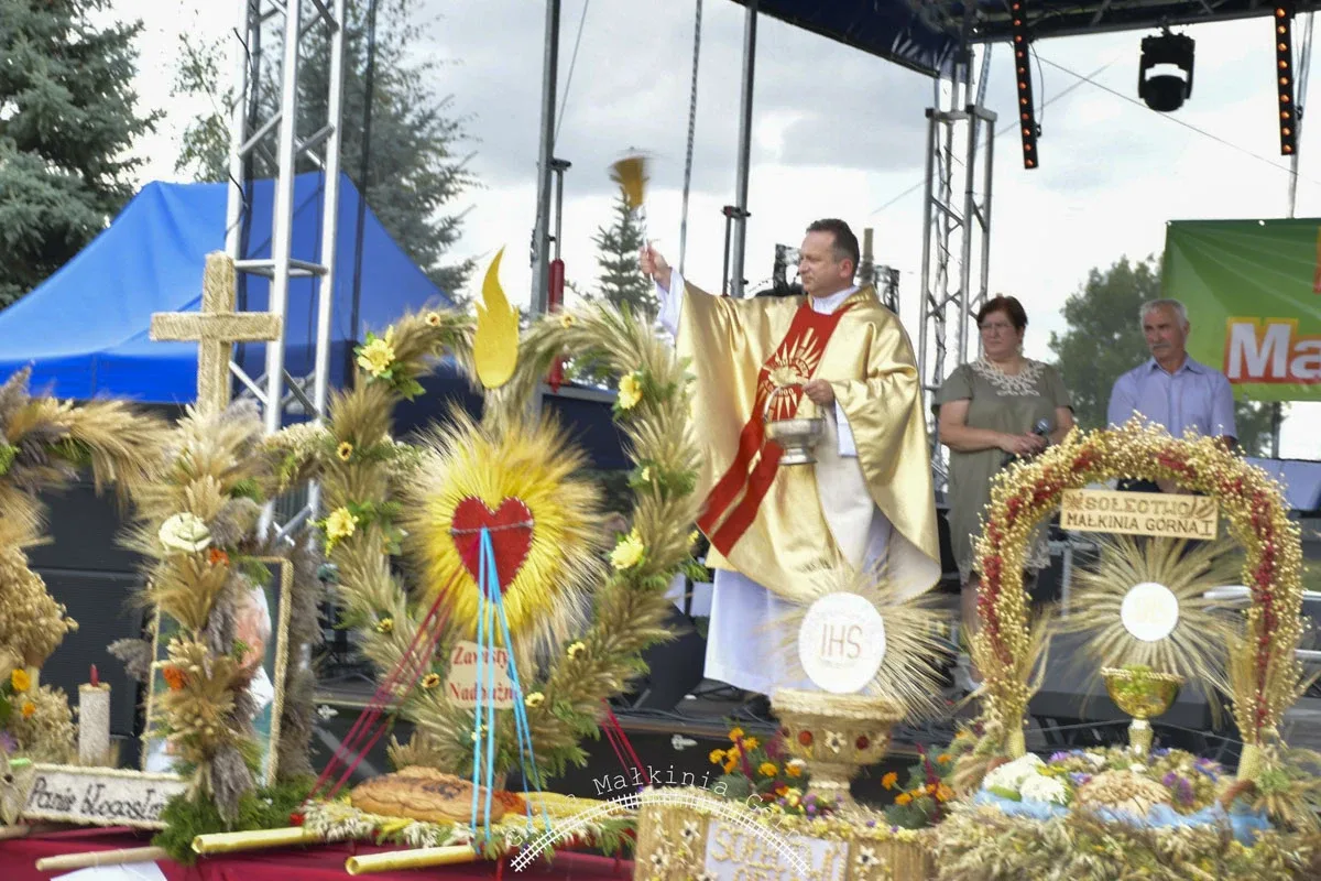 W Małkini Górnej mieszkańcy podziękowali za tegoroczne plony (zdjęcia)