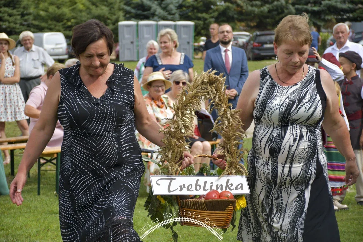 W Małkini Górnej mieszkańcy podziękowali za tegoroczne plony (zdjęcia)