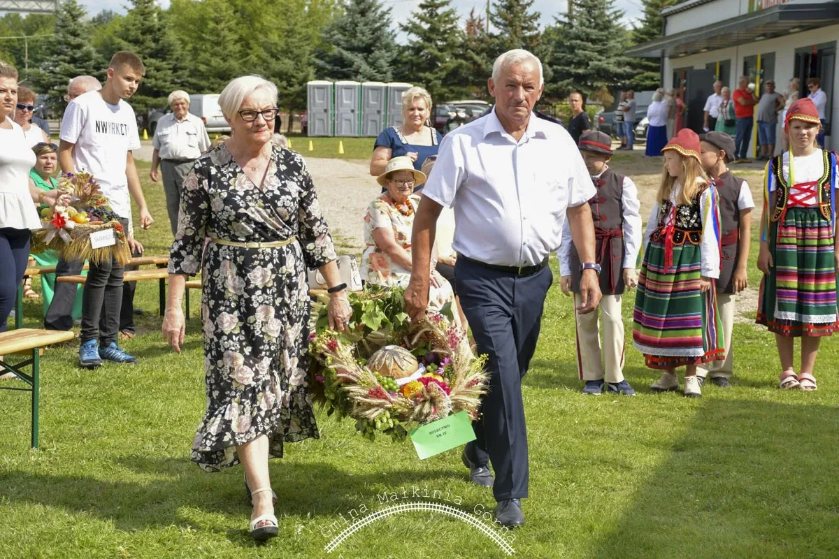 W Małkini Górnej mieszkańcy podziękowali za tegoroczne plony (zdjęcia)