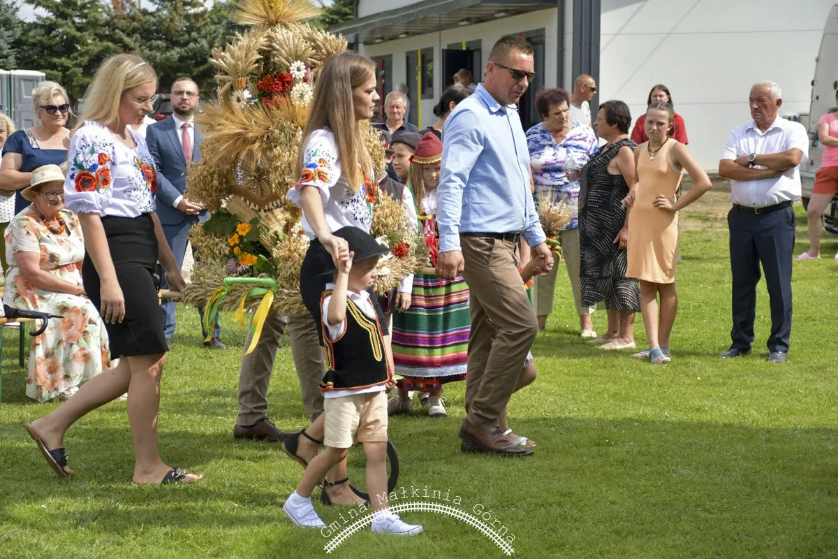 W Małkini Górnej mieszkańcy podziękowali za tegoroczne plony (zdjęcia)