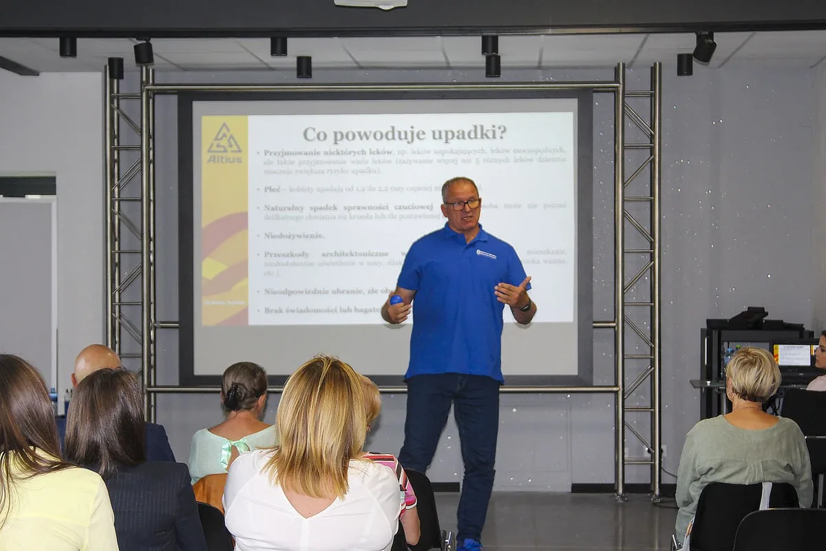 Od Siedzenia do wstawania: porady ruchowe dla seniorów od Mistrza Kubackiego (zdjęcia, wideo) 