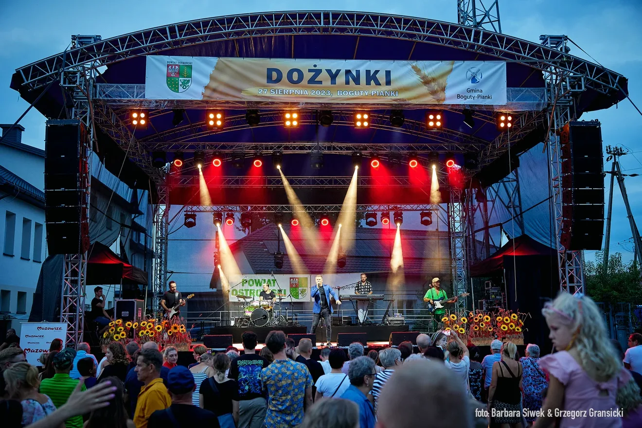 Dożynki w Bogutach-Piankach: dziękczynienie za plony i dobra zabawa (zdjęcia)