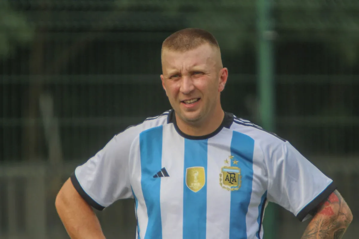 W Komorowie rywalizowali ze sobą Młodzi vs. Starzy (zdjęcia)