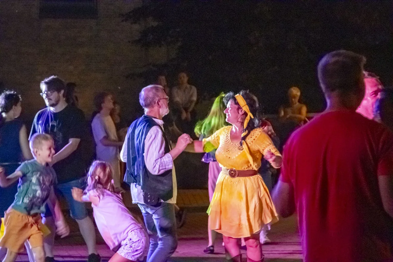 Ciekawa historia, piękne widoki i świetna zabawa podczas występu Teatru Bazar (zdjęcia)