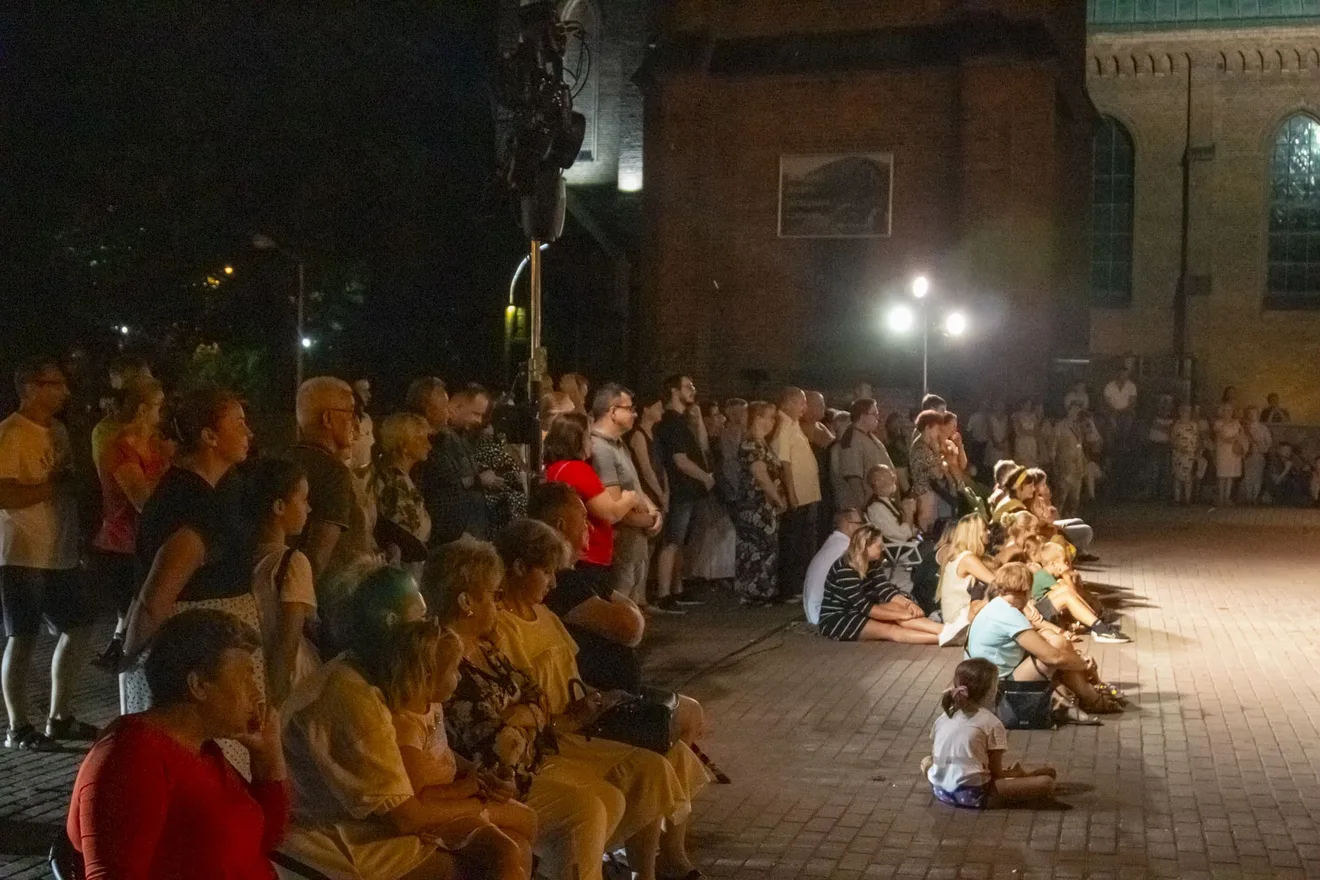 Ciekawa historia, piękne widoki i świetna zabawa podczas występu Teatru Bazar (zdjęcia)
