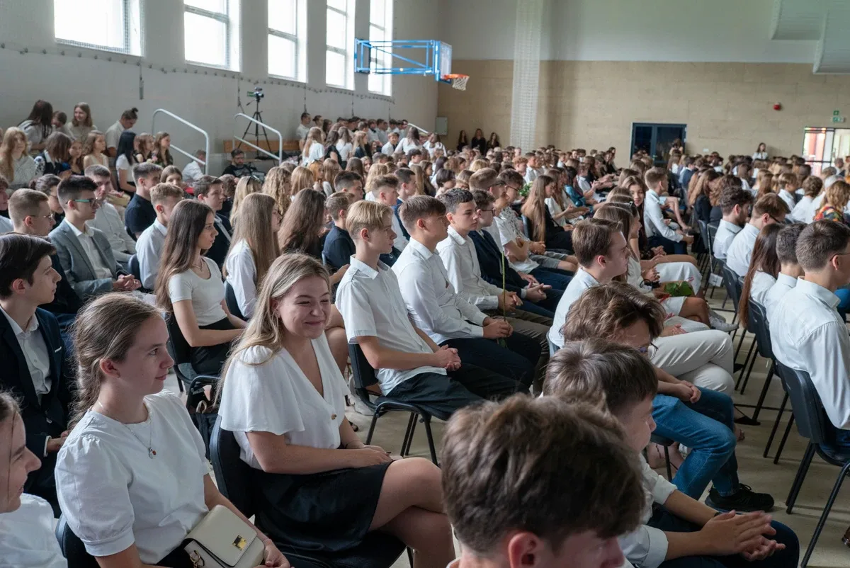 Kiedy dzwonek szkolny zwiastuje wakacje - zakończenie roku w Koperniczku (zdjęcia)