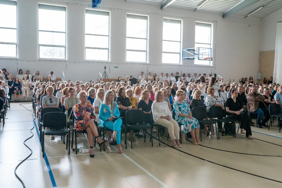 Kiedy dzwonek szkolny zwiastuje wakacje - zakończenie roku w Koperniczku (zdjęcia)