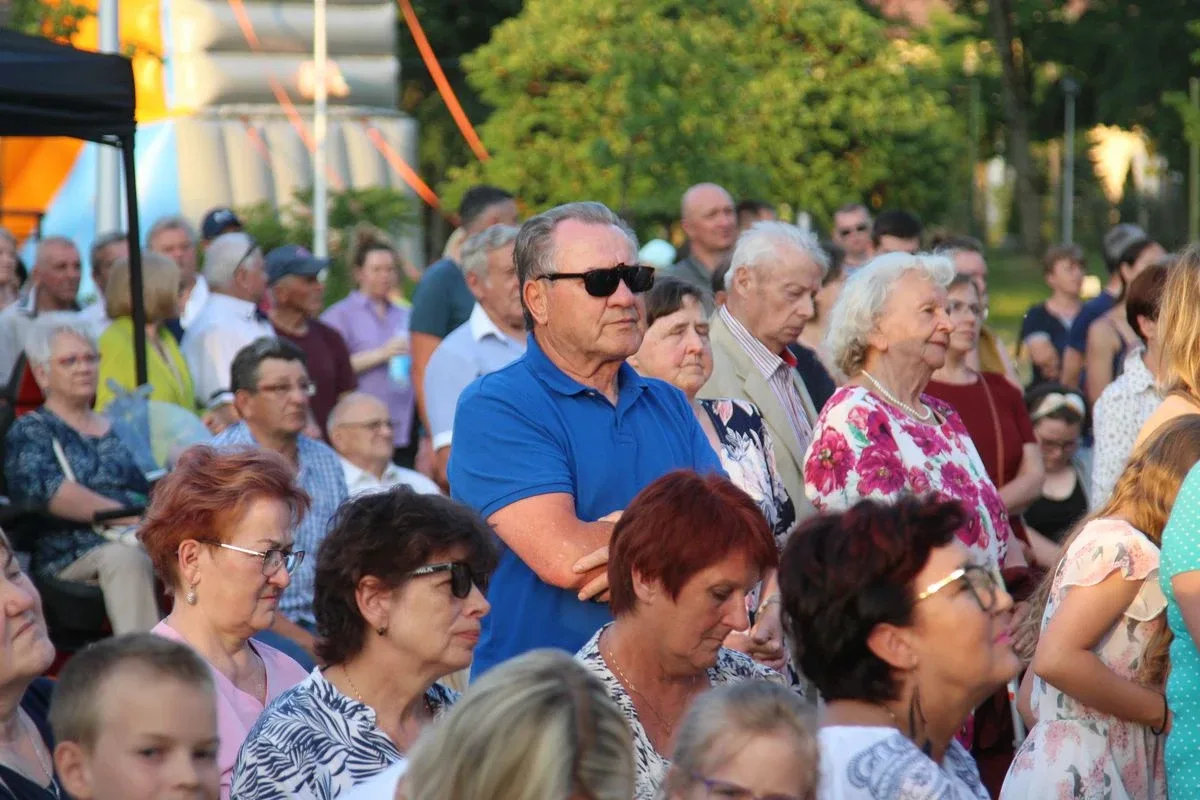 Koncert Uwielbienia - Zespół WierzTylko rozbudził duchową energię (zdjęcia, wideo)