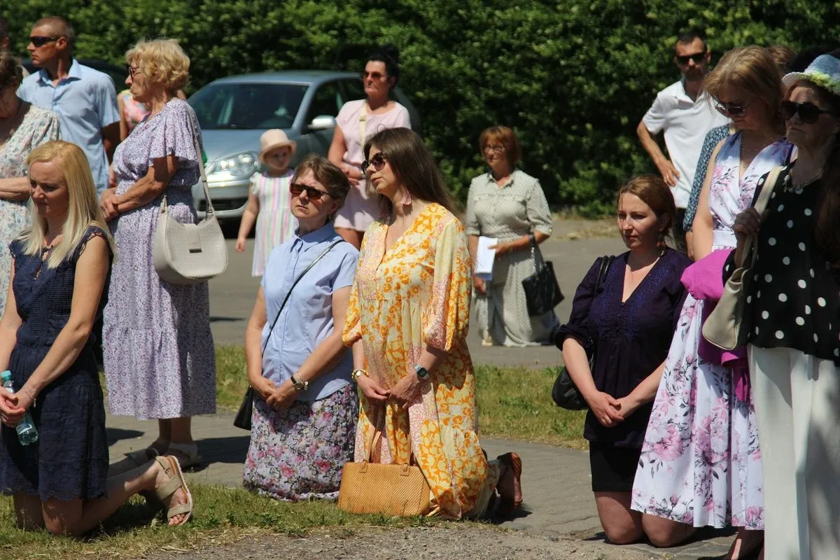 Wspólnota wiary na ulicach - Boże Ciało z parafią pw. Wniebowzięcia NMP w Ostrowi Mazowieckiej (zdjęcia)