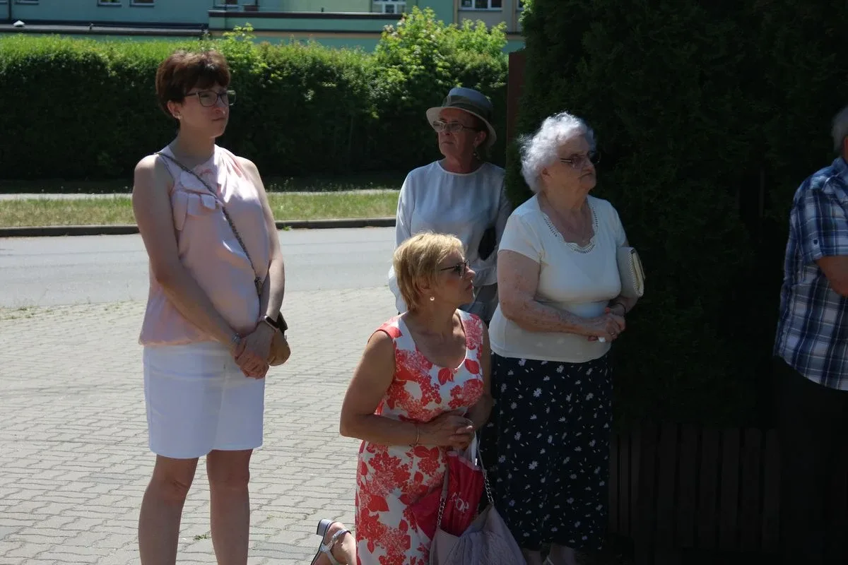 Wspólnota wiary na ulicach - Boże Ciało z parafią pw. Wniebowzięcia NMP w Ostrowi Mazowieckiej (zdjęcia)