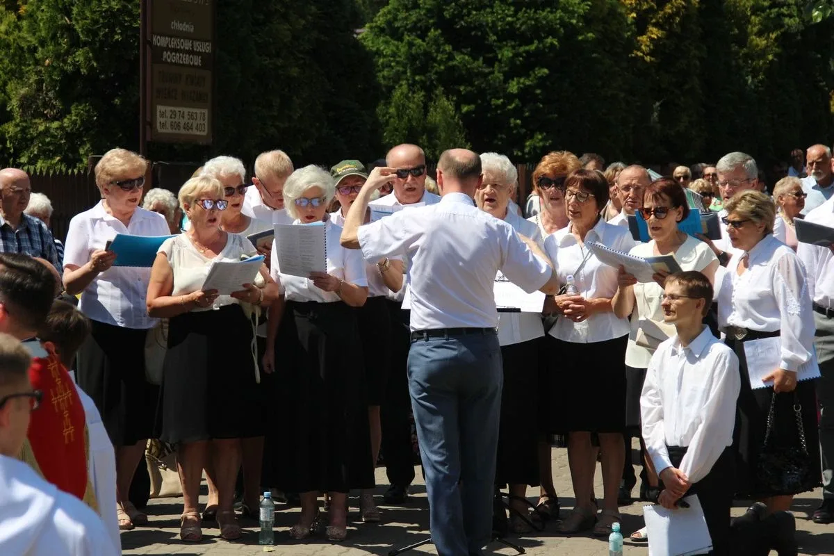 Wspólnota wiary na ulicach - Boże Ciało z parafią pw. Wniebowzięcia NMP w Ostrowi Mazowieckiej (zdjęcia)