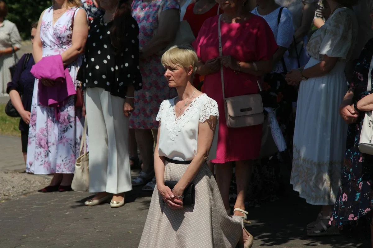 Wspólnota wiary na ulicach - Boże Ciało z parafią pw. Wniebowzięcia NMP w Ostrowi Mazowieckiej (zdjęcia)