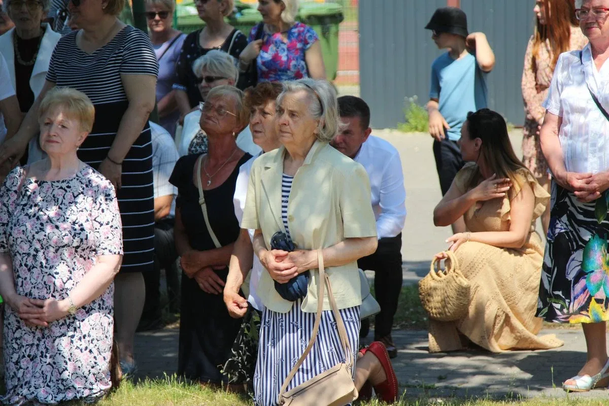 Wspólnota wiary na ulicach - Boże Ciało z parafią pw. Wniebowzięcia NMP w Ostrowi Mazowieckiej (zdjęcia)