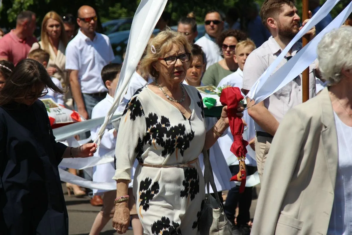 Wspólnota wiary na ulicach - Boże Ciało z parafią pw. Wniebowzięcia NMP w Ostrowi Mazowieckiej (zdjęcia)