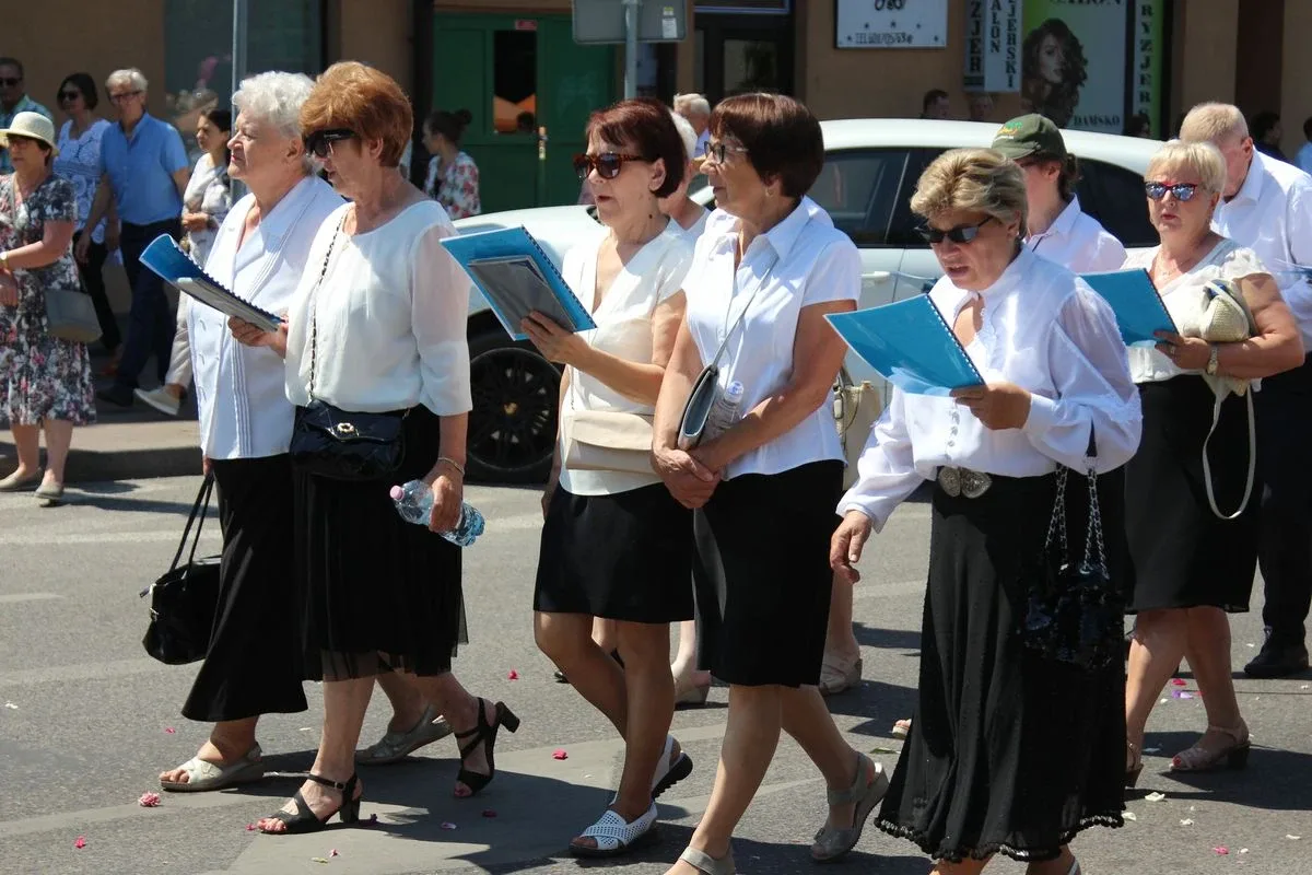 Wspólnota wiary na ulicach - Boże Ciało z parafią pw. Wniebowzięcia NMP w Ostrowi Mazowieckiej (zdjęcia)