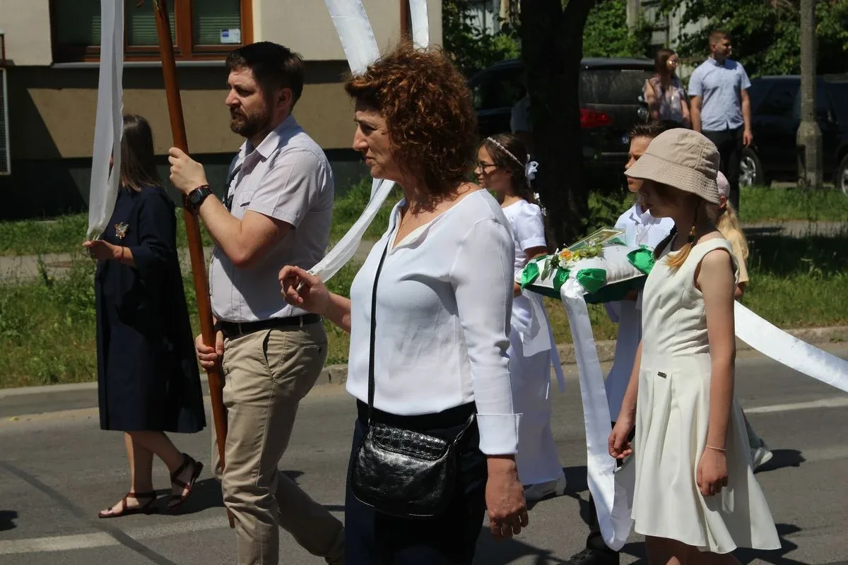 Wspólnota wiary na ulicach - Boże Ciało z parafią pw. Wniebowzięcia NMP w Ostrowi Mazowieckiej (zdjęcia)
