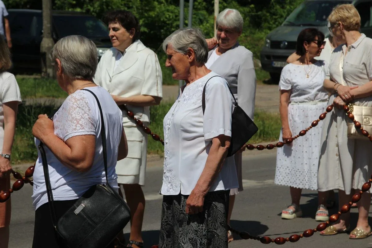 Wspólnota wiary na ulicach - Boże Ciało z parafią pw. Wniebowzięcia NMP w Ostrowi Mazowieckiej (zdjęcia)