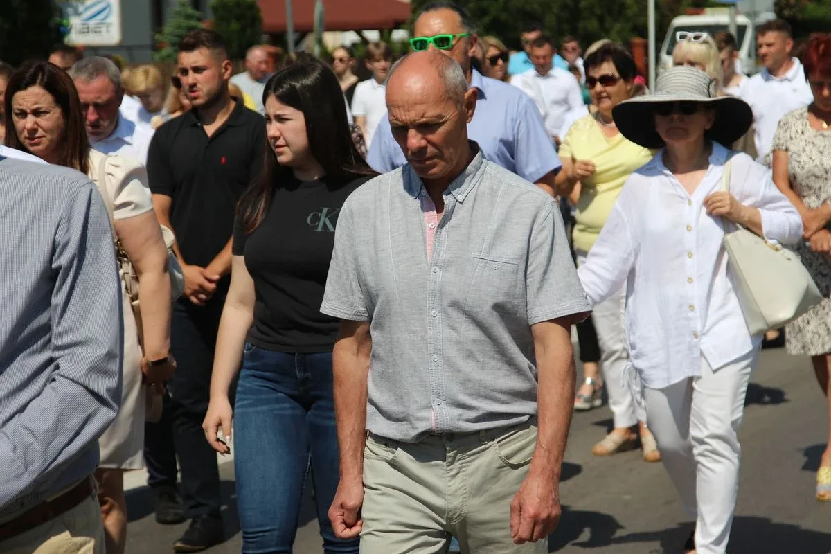 Z parafią pw. Opatrzności Bożej przez ulice Ostrowi Mazowieckiej. Uroczysta procesja Bożego Ciała (zdjęcia)