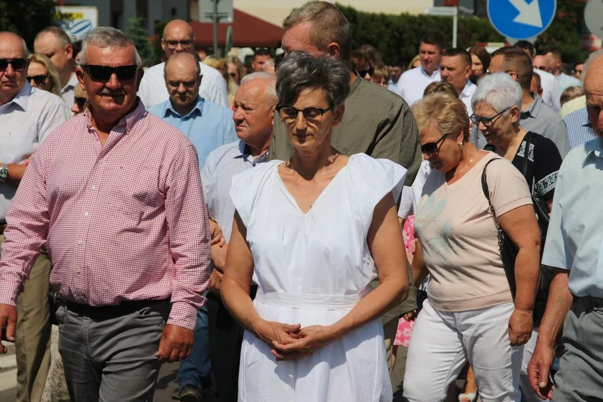 Z parafią pw. Opatrzności Bożej przez ulice Ostrowi Mazowieckiej. Uroczysta procesja Bożego Ciała (zdjęcia)