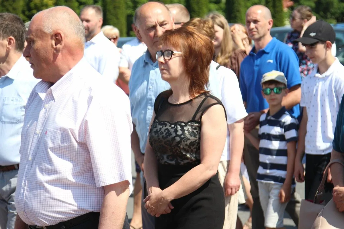 Z parafią pw. Opatrzności Bożej przez ulice Ostrowi Mazowieckiej. Uroczysta procesja Bożego Ciała (zdjęcia)
