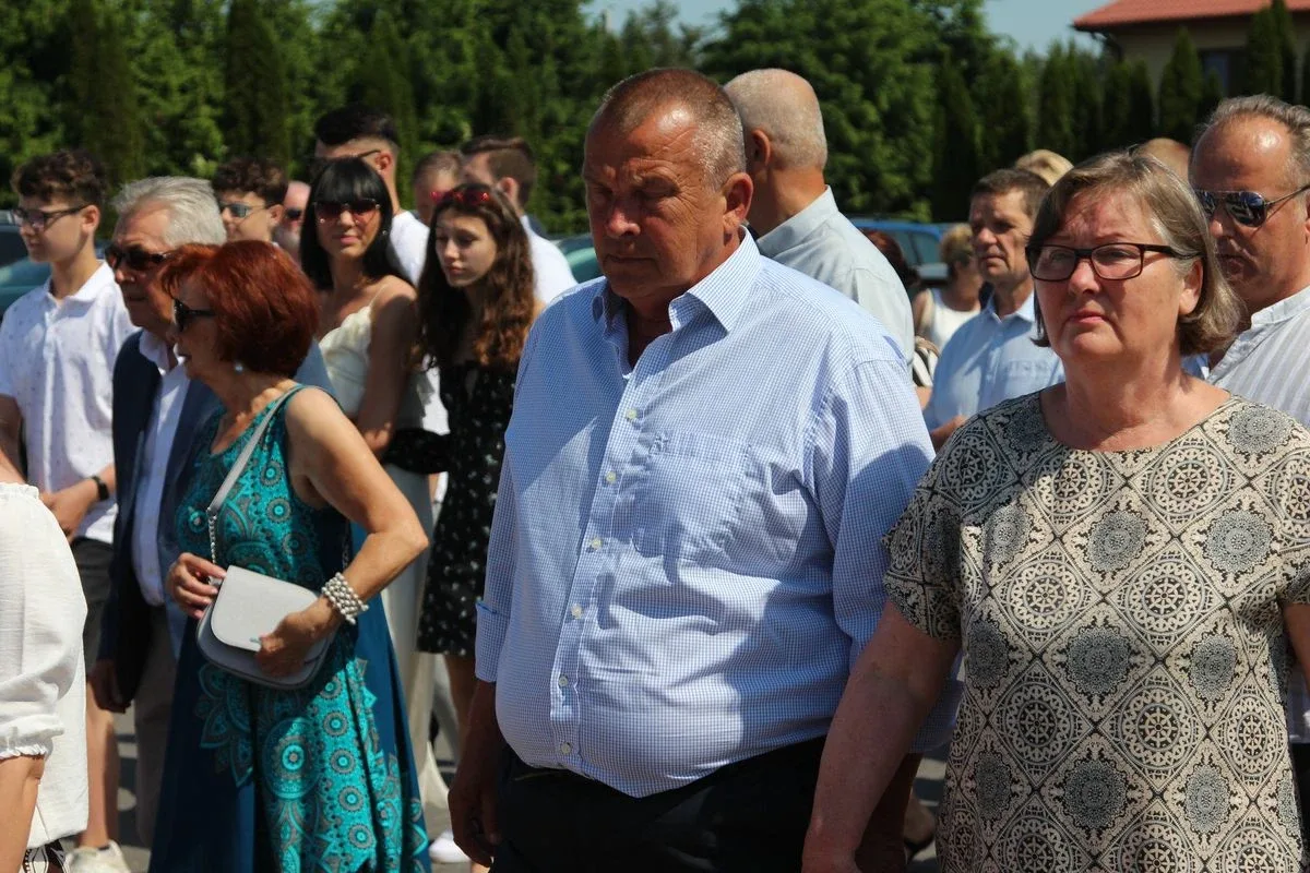 Z parafią pw. Opatrzności Bożej przez ulice Ostrowi Mazowieckiej. Uroczysta procesja Bożego Ciała (zdjęcia)