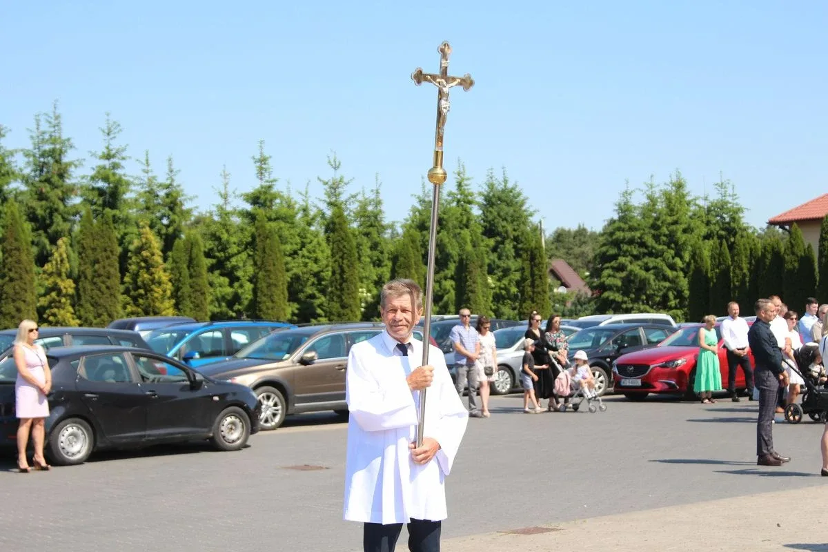 Z parafią pw. Opatrzności Bożej przez ulice Ostrowi Mazowieckiej. Uroczysta procesja Bożego Ciała (zdjęcia)