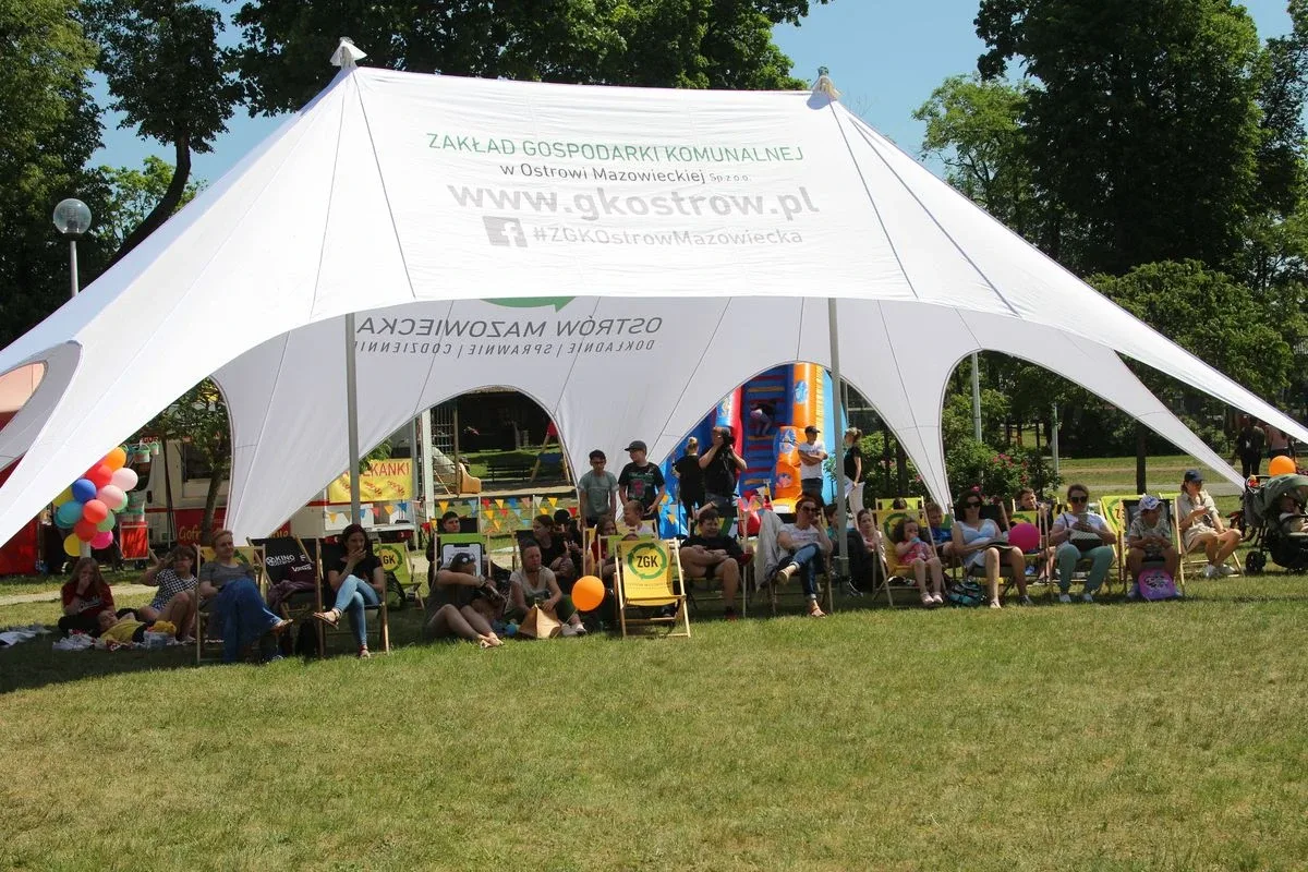 Kino pod chmurką i moc atrakcji - Dzień Dziecka z przytupem w Ostrowi Mazowieckiej (zdjęcia)