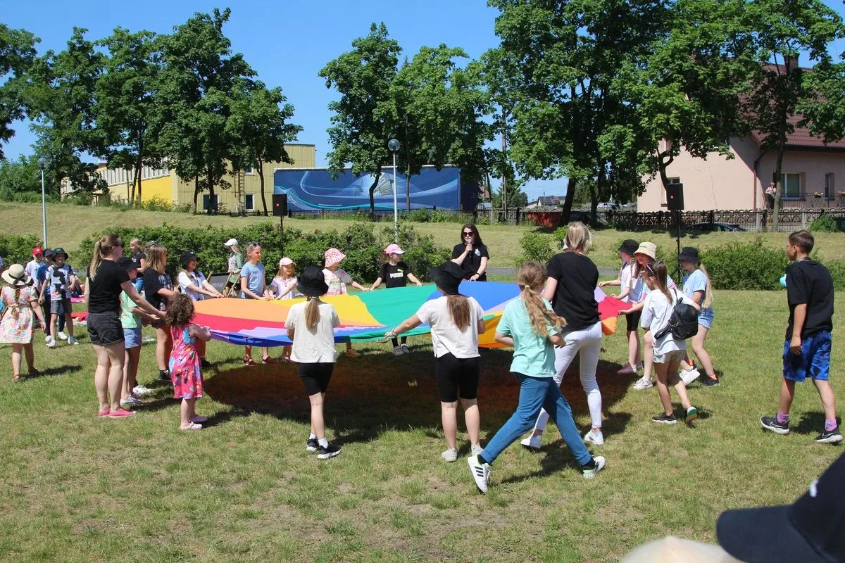 Kino pod chmurką i moc atrakcji - Dzień Dziecka z przytupem w Ostrowi Mazowieckiej (zdjęcia)