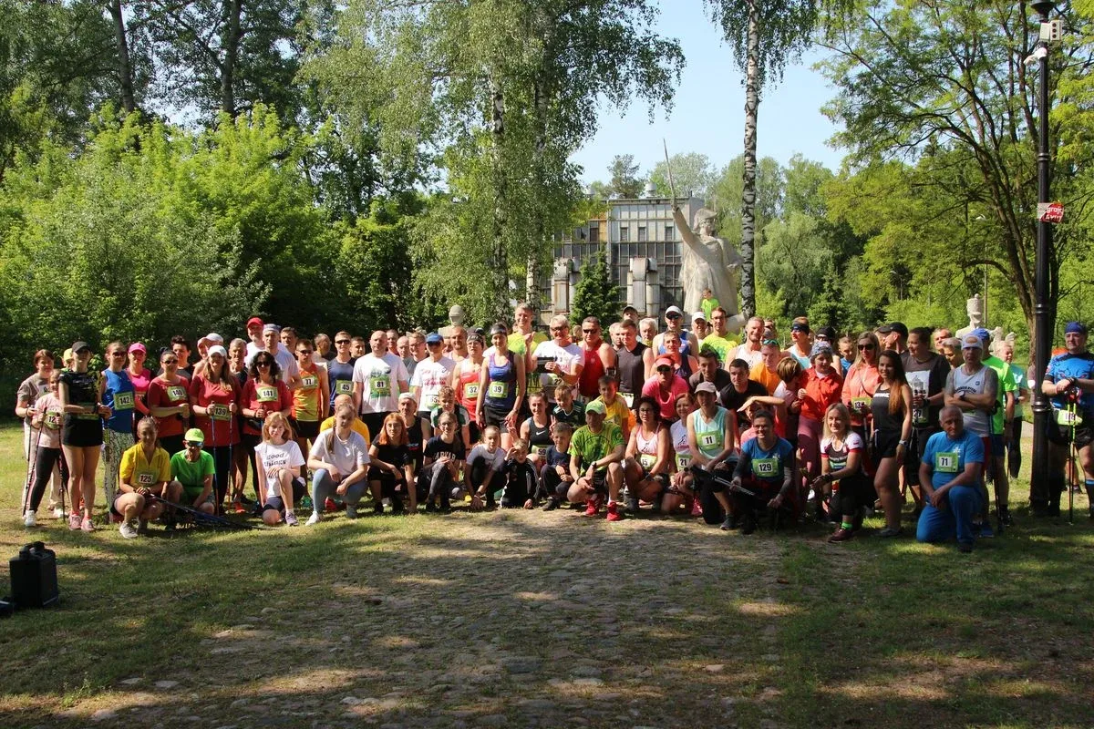 6. Bieg Pamięci Absolwentów Szkoły Podchorążych Piechoty. Kiedy sport spotyka historię... (zdjęcia)