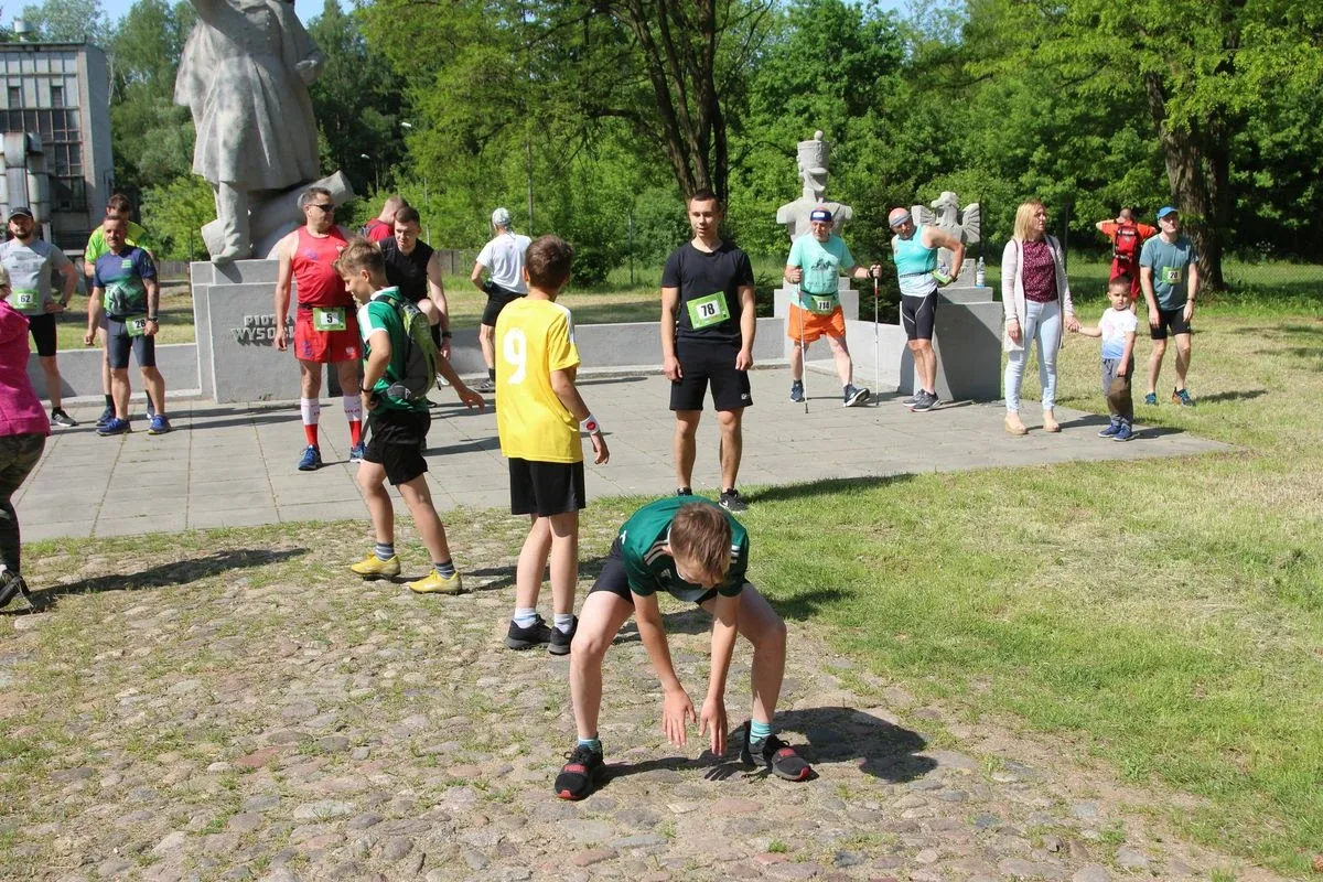 6. Bieg Pamięci Absolwentów Szkoły Podchorążych Piechoty. Kiedy sport spotyka historię... (zdjęcia)