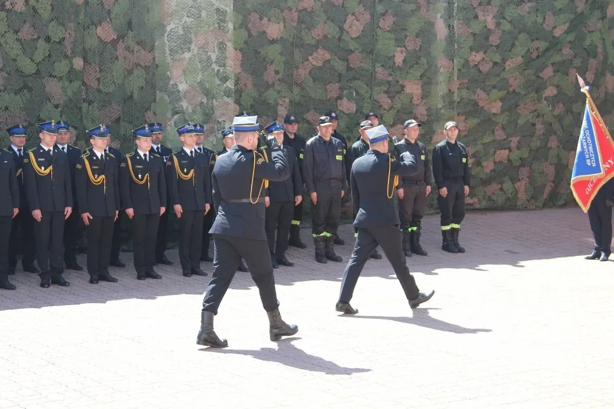 Uroczyste Obchody Dnia Strażaka w Ostrowi Mazowieckiej - honor, odznaczenia i wyróżnienia (zdjęcia)