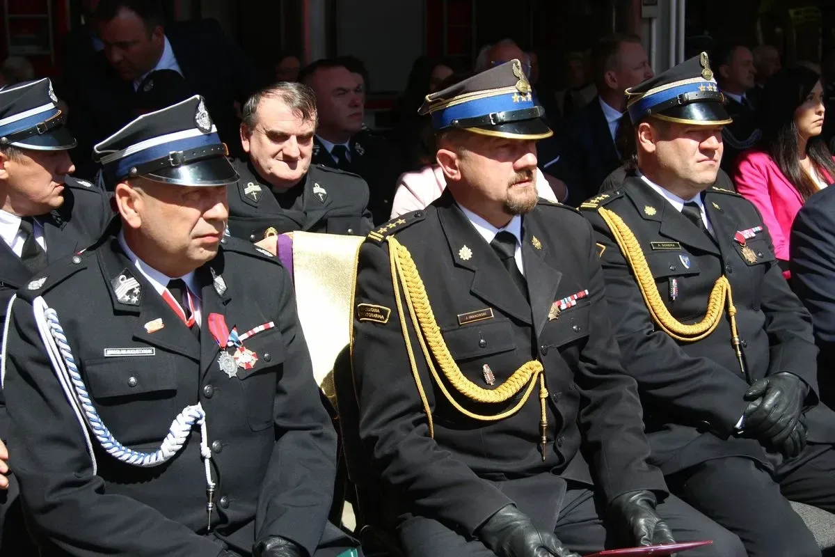 Uroczyste Obchody Dnia Strażaka w Ostrowi Mazowieckiej - honor, odznaczenia i wyróżnienia (zdjęcia)