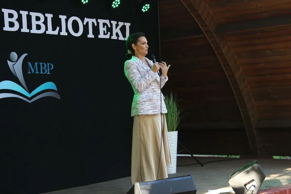Olga Bończyk zaserwowała niezapomniany koncert z okazji jubileuszu 95-lecia biblioteki! (zdjęcia, wideo)