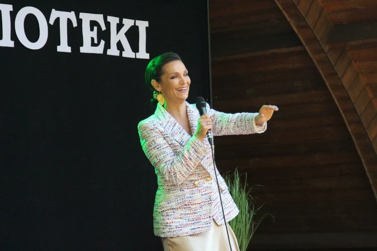 Olga Bończyk zaserwowała niezapomniany koncert z okazji jubileuszu 95-lecia biblioteki! (zdjęcia, wideo)