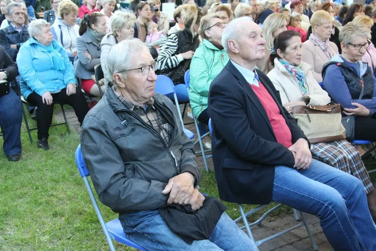 Olga Bończyk zaserwowała niezapomniany koncert z okazji jubileuszu 95-lecia biblioteki! (zdjęcia, wideo)