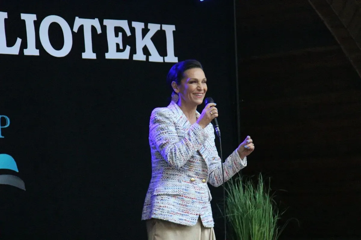 Olga Bończyk zaserwowała niezapomniany koncert z okazji jubileuszu 95-lecia biblioteki! (zdjęcia, wideo)