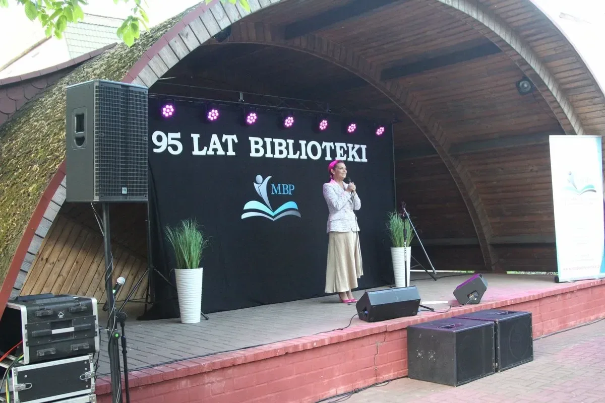 Olga Bończyk zaserwowała niezapomniany koncert z okazji jubileuszu 95-lecia biblioteki! (zdjęcia, wideo)