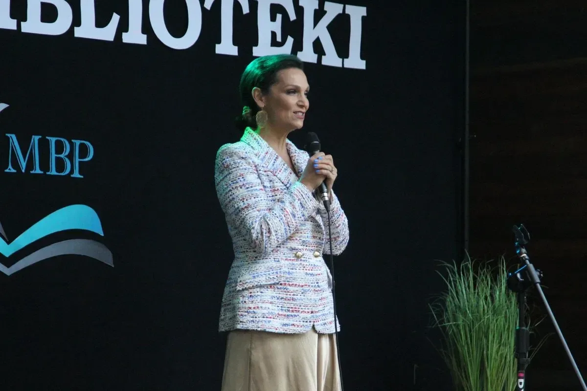 Olga Bończyk zaserwowała niezapomniany koncert z okazji jubileuszu 95-lecia biblioteki! (zdjęcia, wideo)