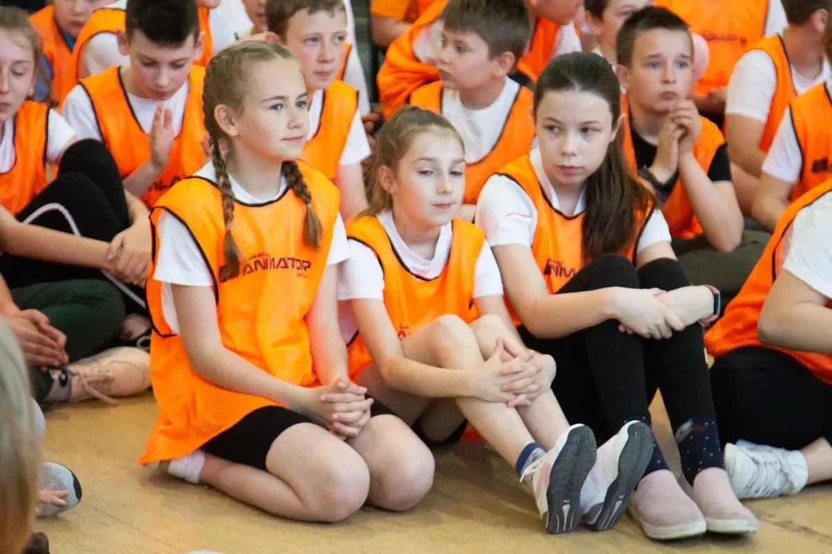 Olimpijscy mistrzowie wśród dzieci. Spotkanie z gwiazdami sportu w Bogutach-Piankach! (zdjęcia)