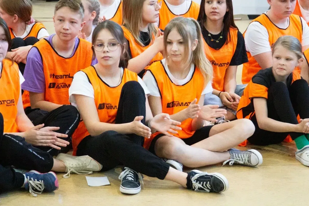 Olimpijscy mistrzowie wśród dzieci. Spotkanie z gwiazdami sportu w Bogutach-Piankach! (zdjęcia)