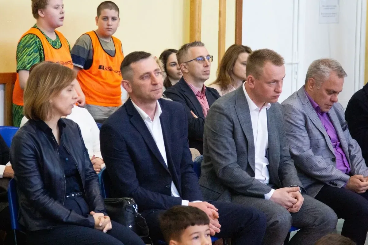 Olimpijscy mistrzowie wśród dzieci. Spotkanie z gwiazdami sportu w Bogutach-Piankach! (zdjęcia)