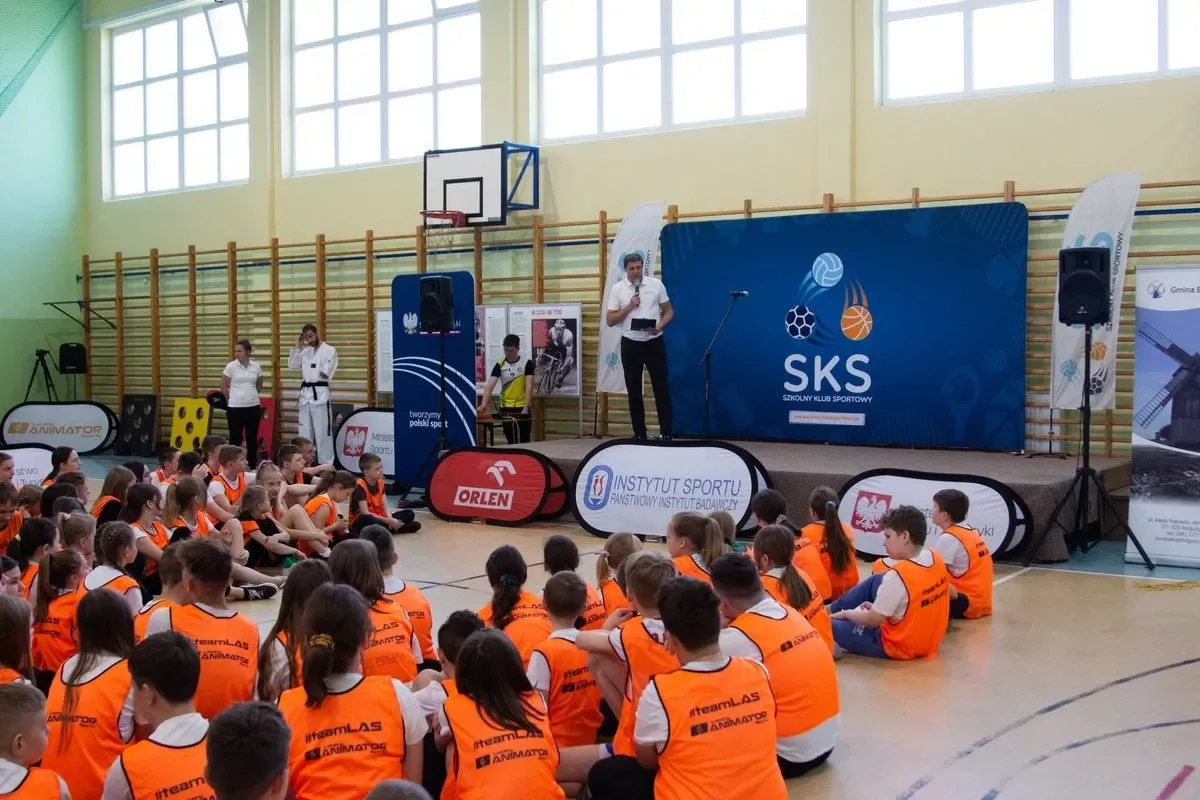 Olimpijscy mistrzowie wśród dzieci. Spotkanie z gwiazdami sportu w Bogutach-Piankach! (zdjęcia)