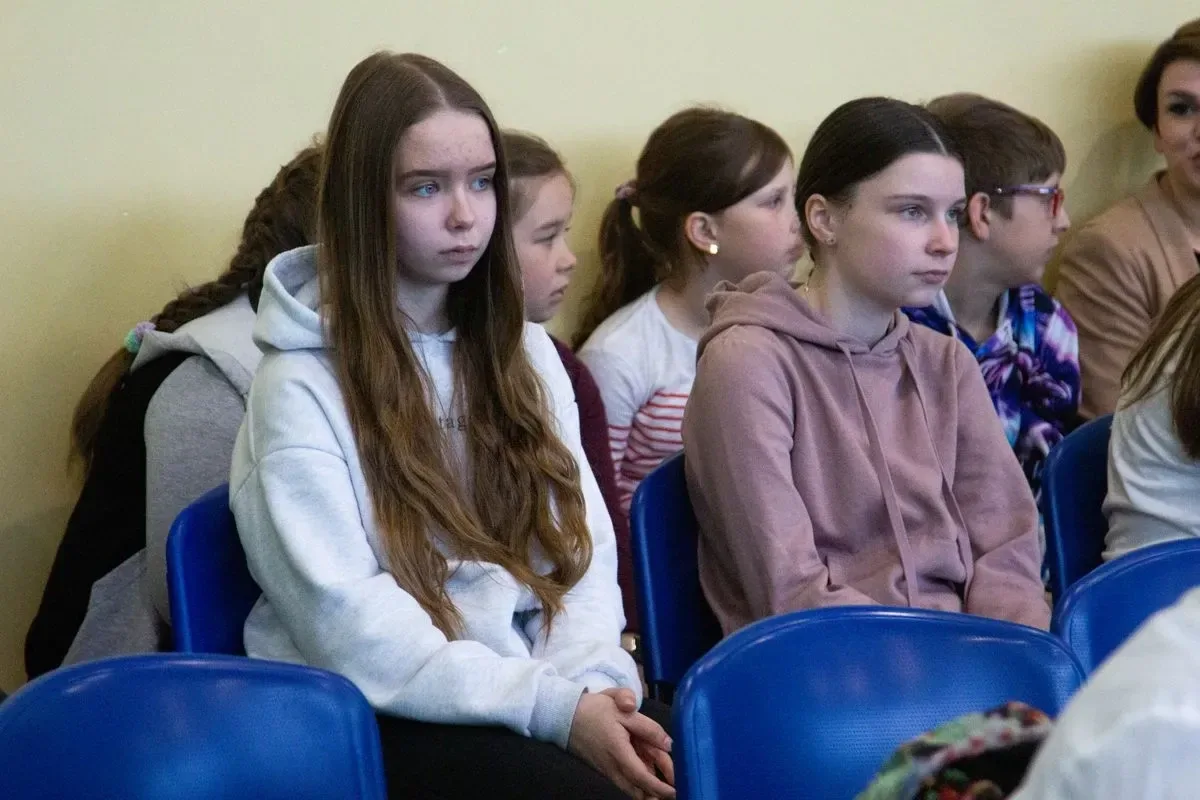 Olimpijscy mistrzowie wśród dzieci. Spotkanie z gwiazdami sportu w Bogutach-Piankach! (zdjęcia)