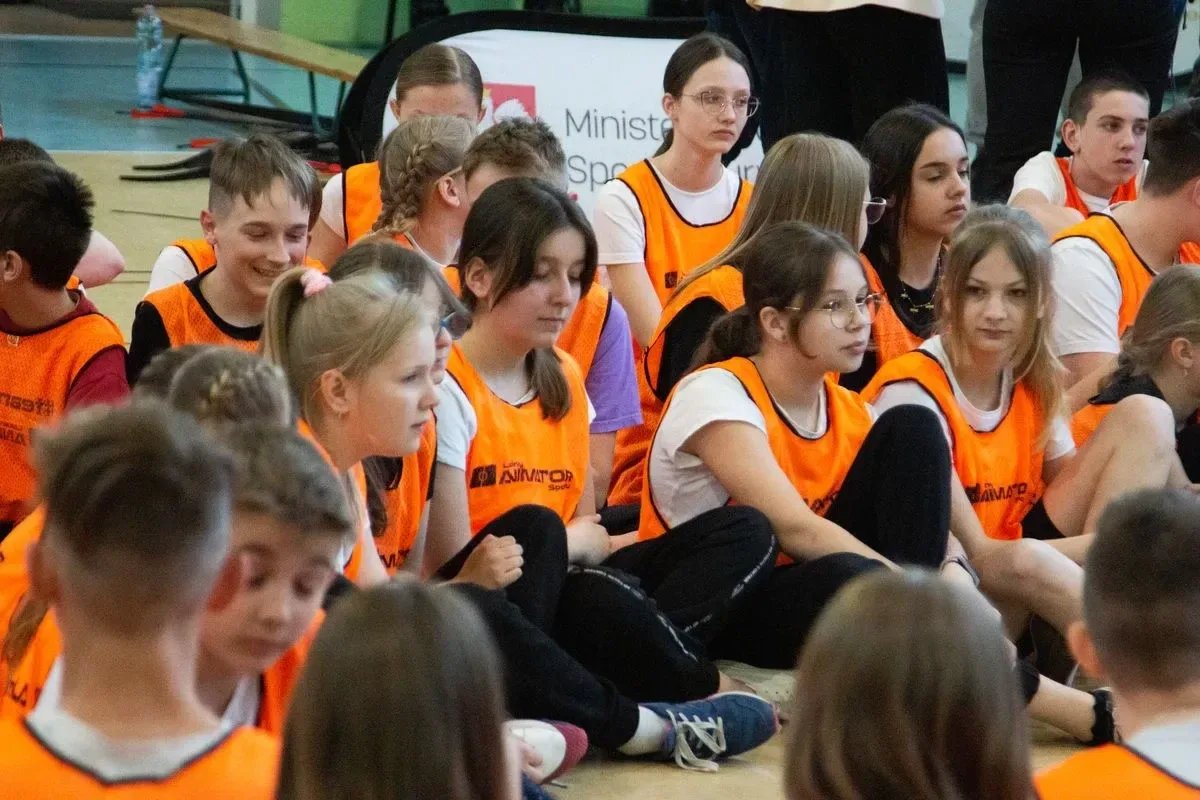 Olimpijscy mistrzowie wśród dzieci. Spotkanie z gwiazdami sportu w Bogutach-Piankach! (zdjęcia)