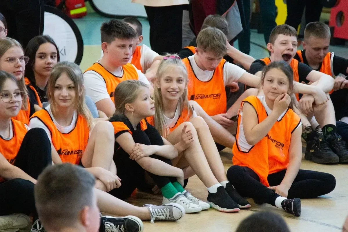 Olimpijscy mistrzowie wśród dzieci. Spotkanie z gwiazdami sportu w Bogutach-Piankach! (zdjęcia)