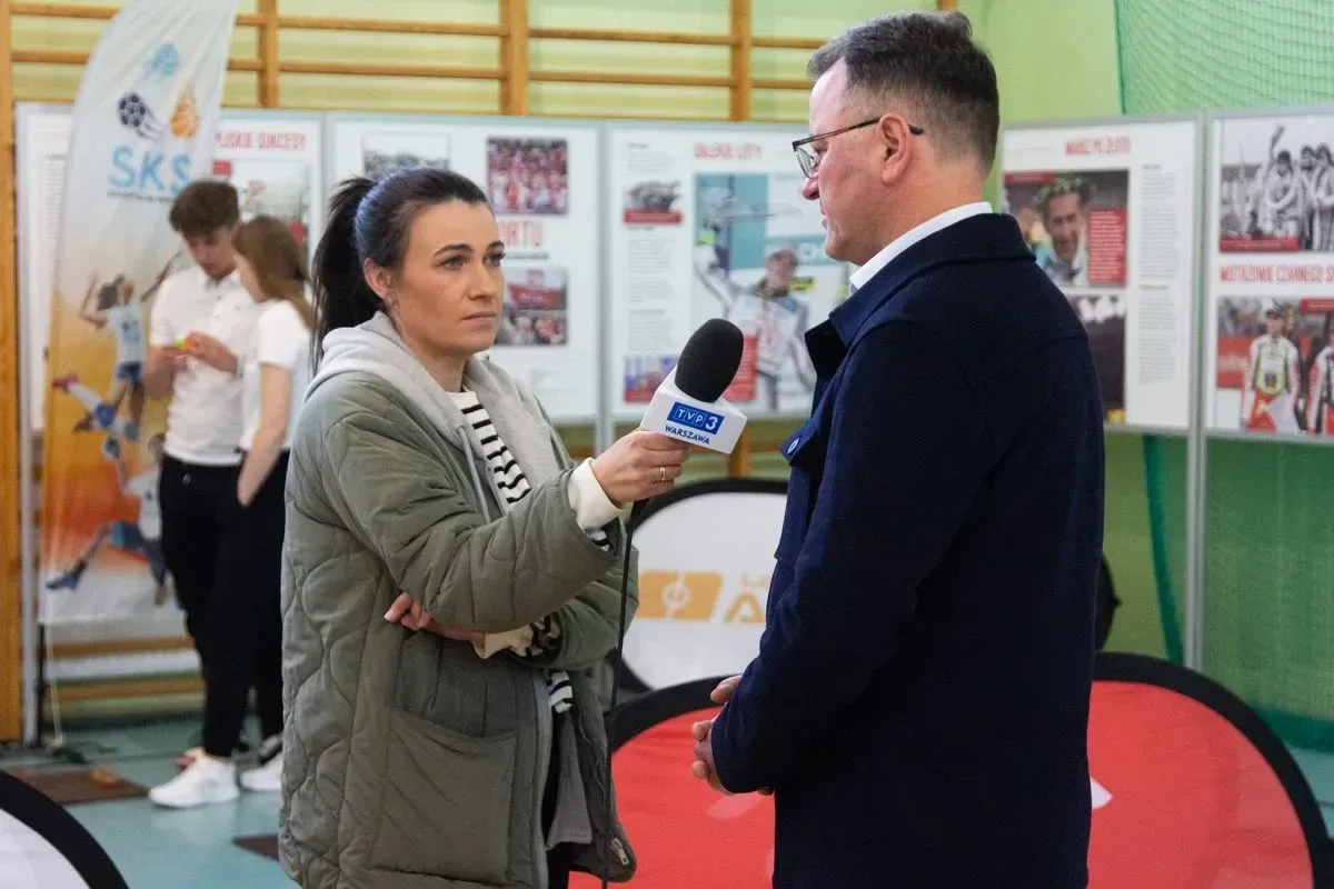Olimpijscy mistrzowie wśród dzieci. Spotkanie z gwiazdami sportu w Bogutach-Piankach! (zdjęcia)
