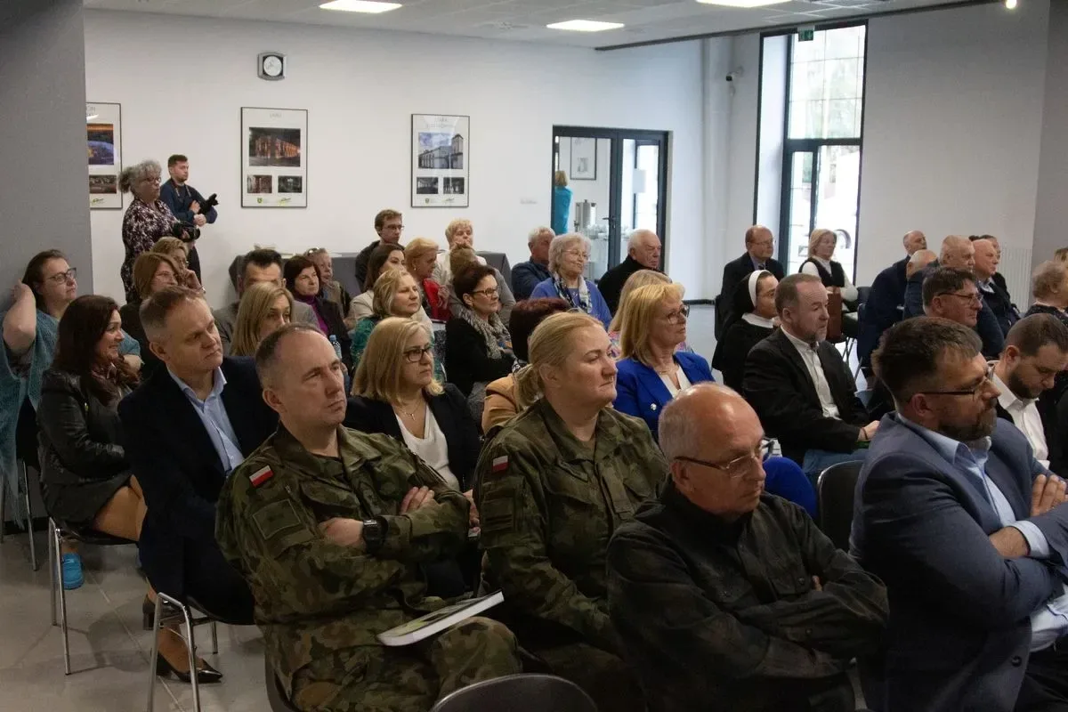 Kultura i historia powiatu ostrowskiego w centrum uwagi. Konferencja pt. "Pasja-Kultura-Dziedzictwo" (zdjęcia)