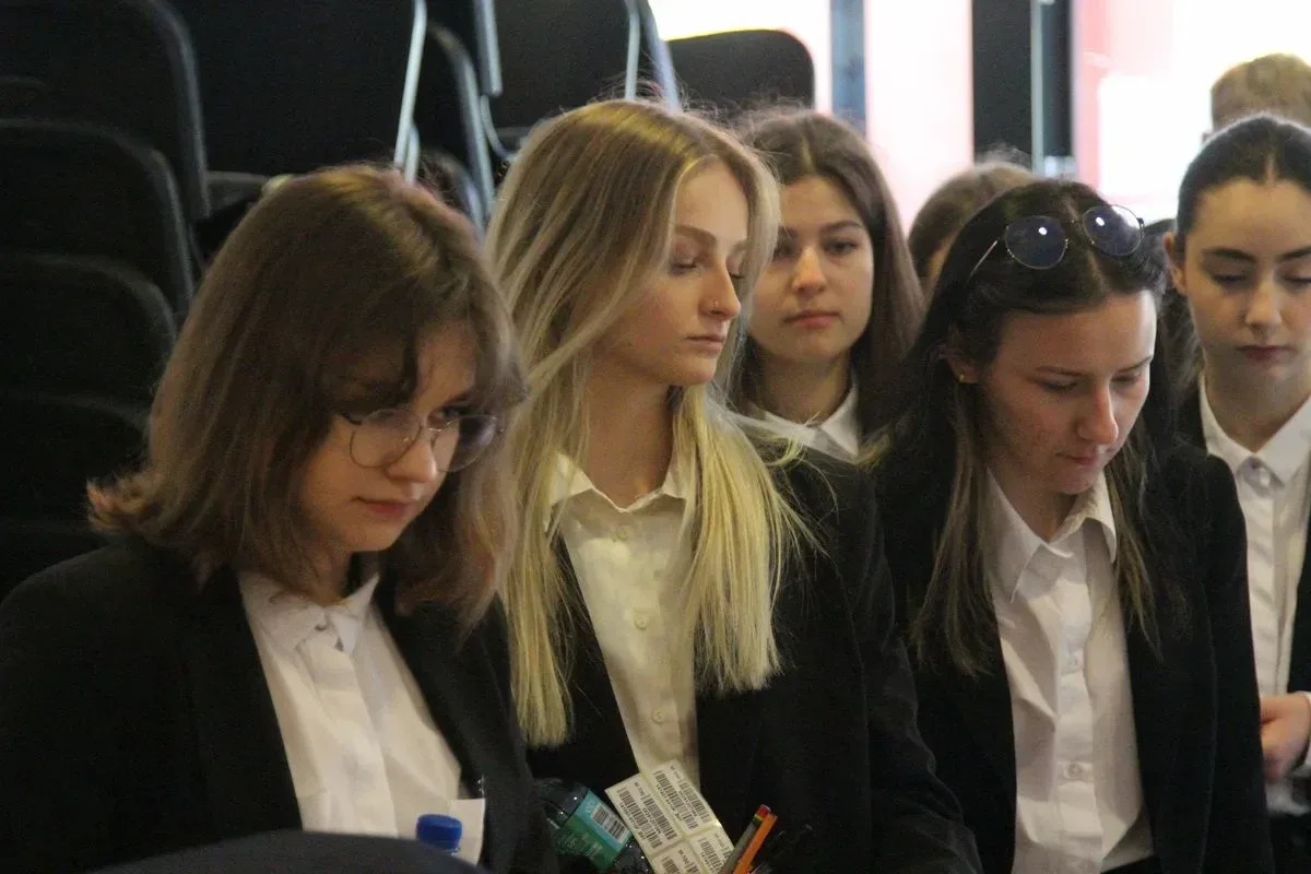 Uczniowie "Kopernika" rozpoczęli maraton maturalny (zdjęcia)