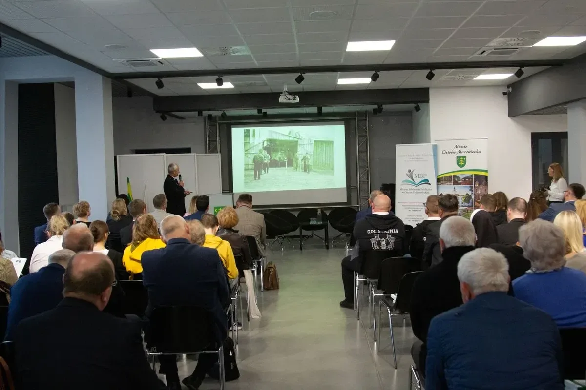 Kultura i historia powiatu ostrowskiego w centrum uwagi. Konferencja pt. "Pasja-Kultura-Dziedzictwo" (zdjęcia)